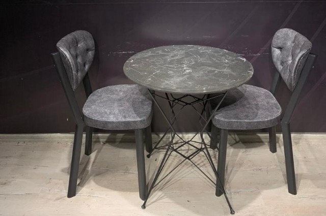 Modern Ve Estetik Bir Seçim: Şık Yuvarlak Masa Metal Sandalye Takımı