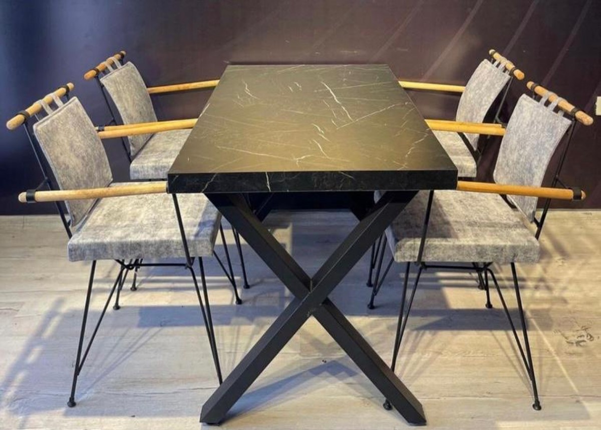 Şık Ve Minimalist Tasarımlı Masa Metal Sandalye Takımı