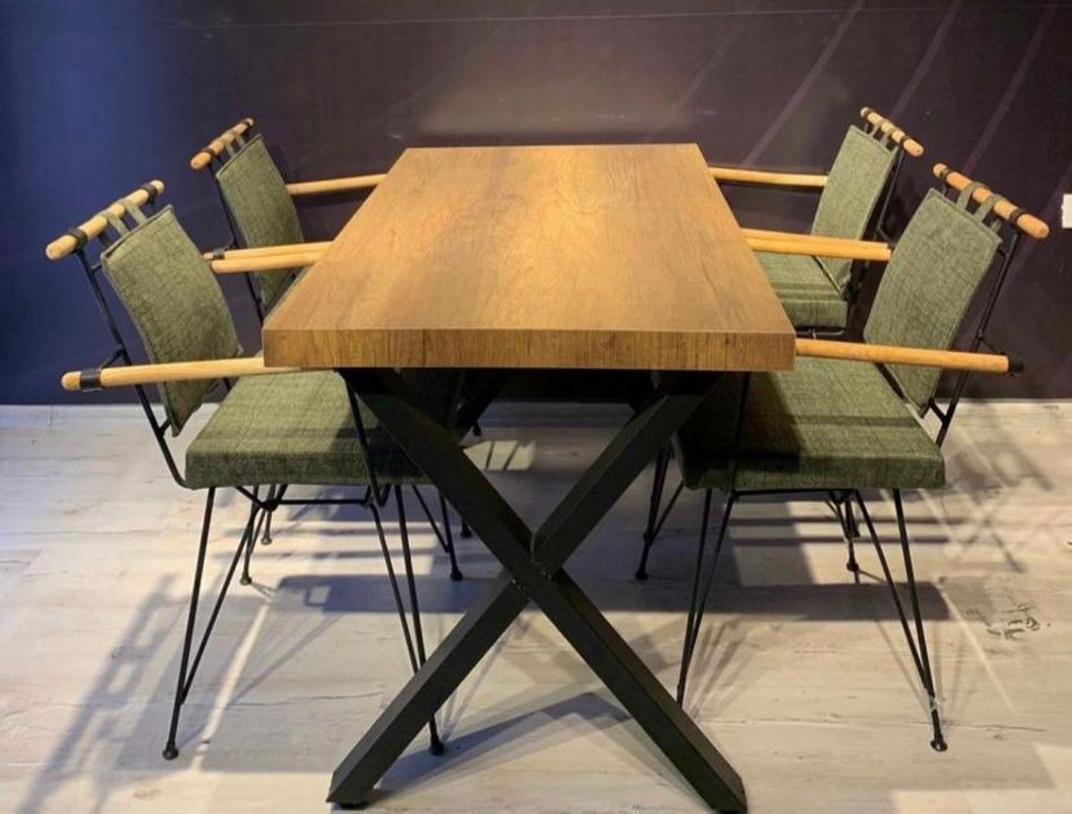 Şık Ve Minimalist Tasarımlı Masa Metal Sandalye Takımı